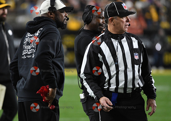 NFL: Cincinnati Bengals at Pittsburgh Steelers